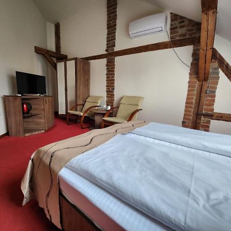 Antique Aparthotel 阿尔巴·尤利亚· 外观 照片
