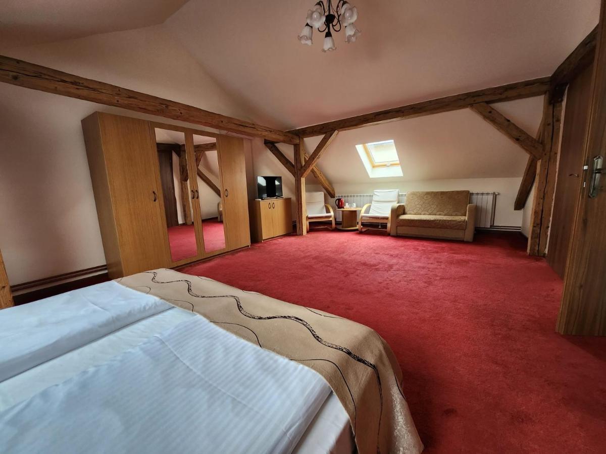 Antique Aparthotel 阿尔巴·尤利亚· 外观 照片