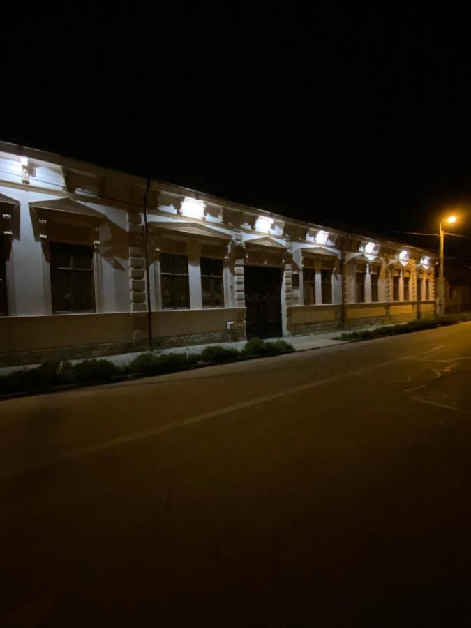 Antique Aparthotel 阿尔巴·尤利亚· 外观 照片
