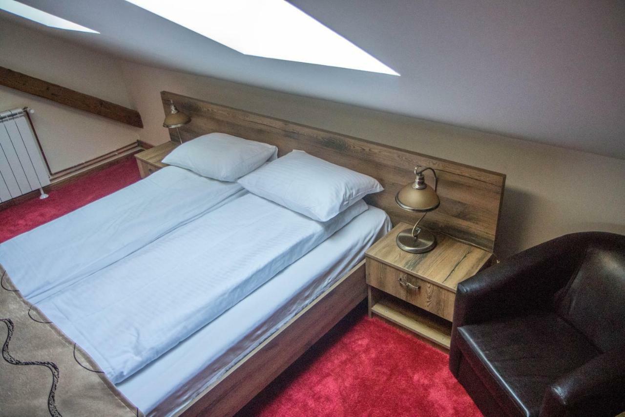 Antique Aparthotel 阿尔巴·尤利亚· 外观 照片